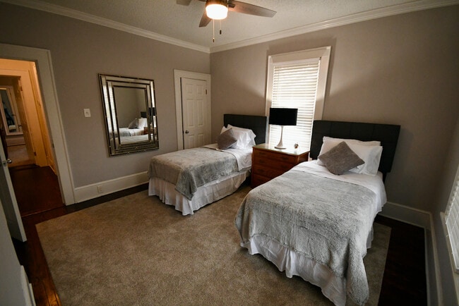 Building Photo - 408 W Park Ave