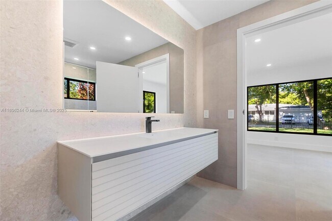 Building Photo - 7530 SW 134th St