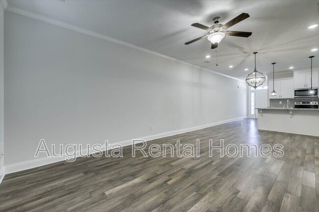 Building Photo - 504 Vinings Dr