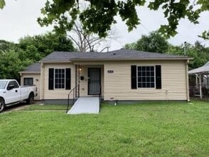 Building Photo - 2538 Stovall Dr