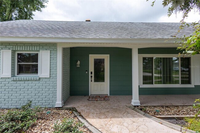 Building Photo - 615 Valle Vista Dr