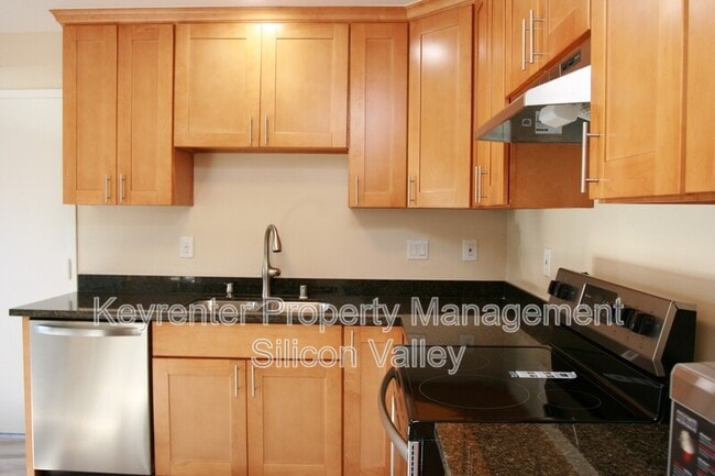 Building Photo - 937 Miramonte Ave