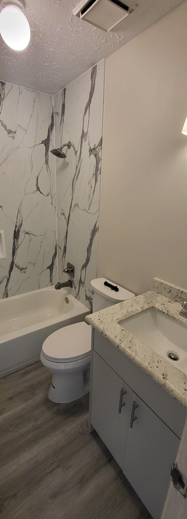 Building Photo - 16966 Nicole Ln