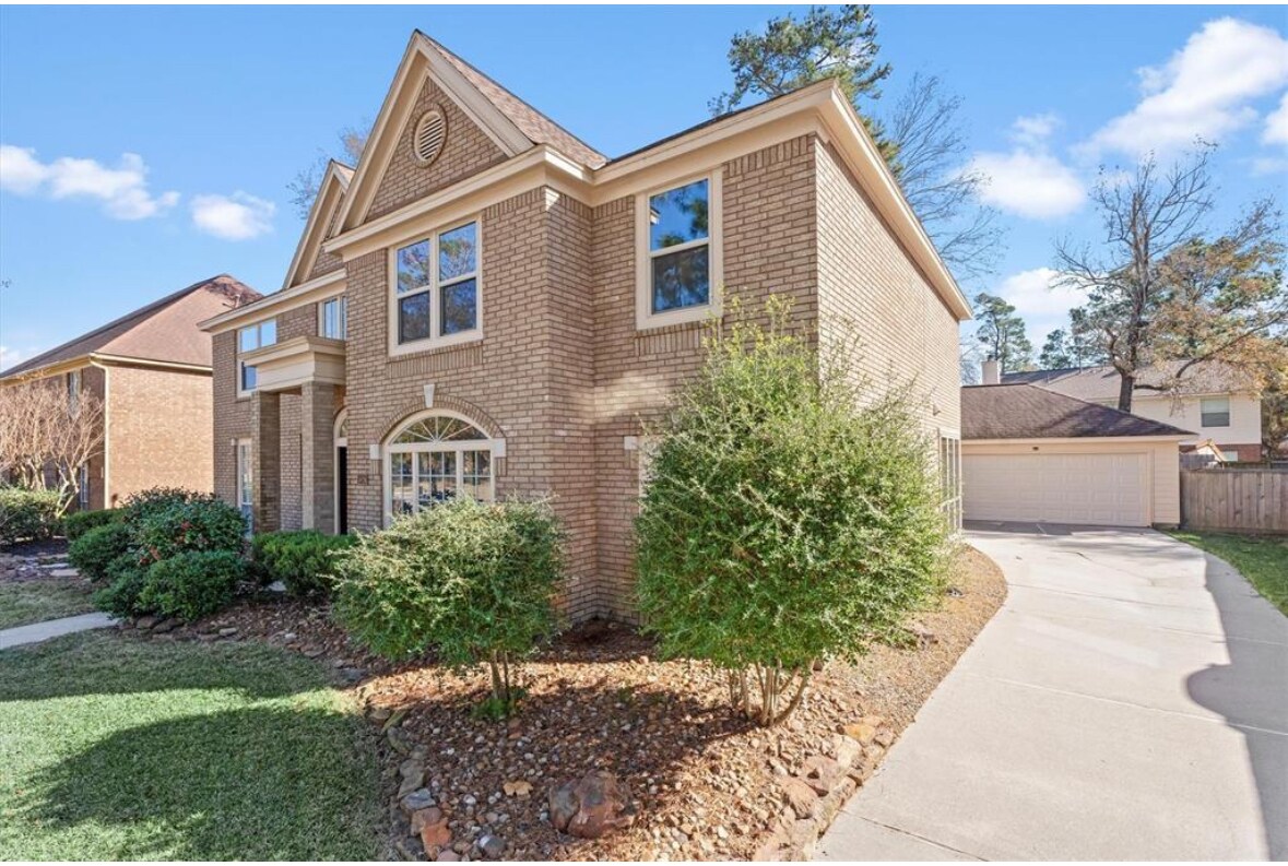 Building Photo - 5826 Ancient Oaks Dr
