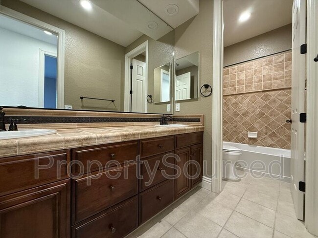 Building Photo - 4060 Chiavari Way