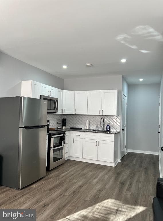 Building Photo - 4087 Lancaster Ave