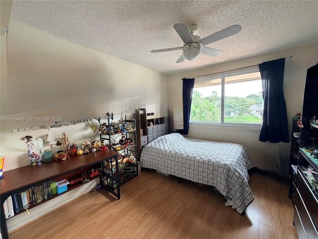 Building Photo - 2865 Begonia Way