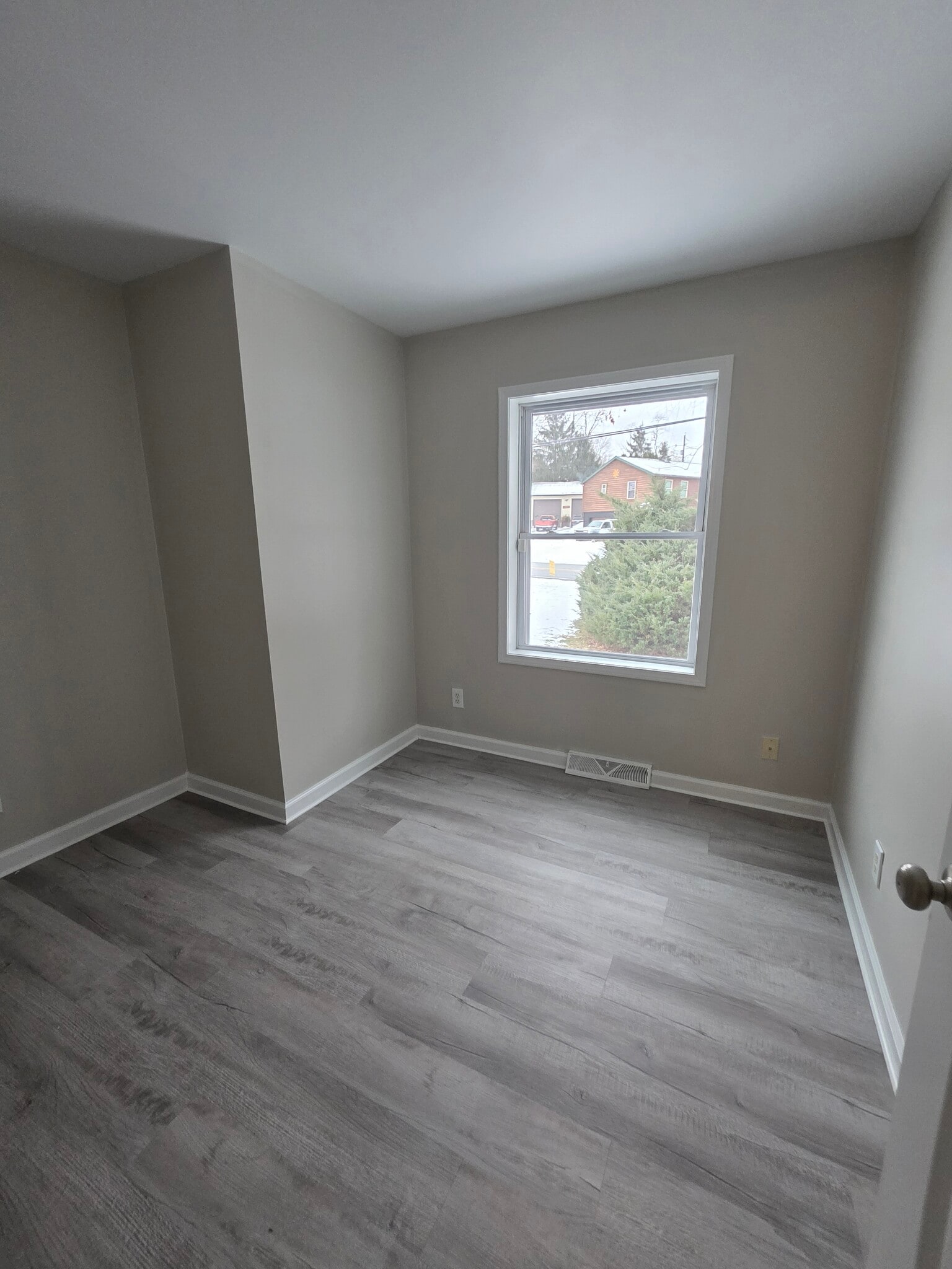 Building Photo - 10 Susquehanna Dr