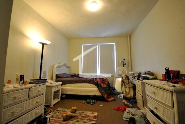 Building Photo - Two bedroom for September 1st - Brighton