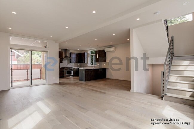 Building Photo - 718 N 49th St