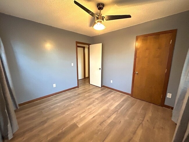 Building Photo - Charming 3 bedroom, 2 bathroom one level home in Murrayville!