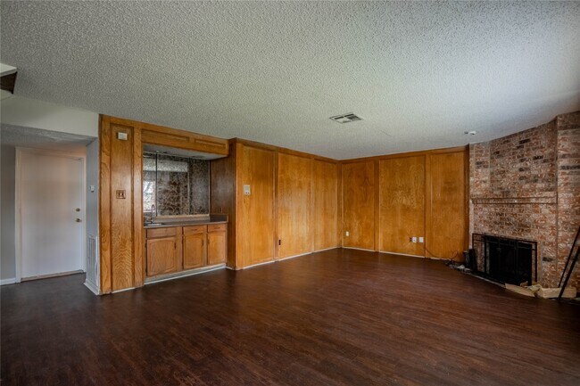 Building Photo - 10106 Lost Trail St
