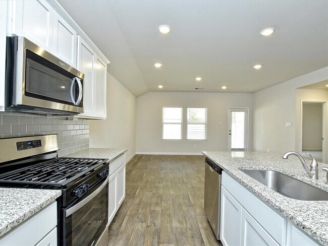 Building Photo - 1305 Camden Ln