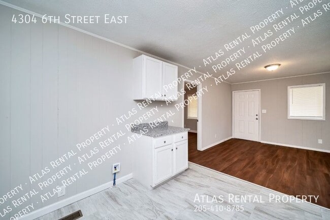 Building Photo - 4304 6th St E
