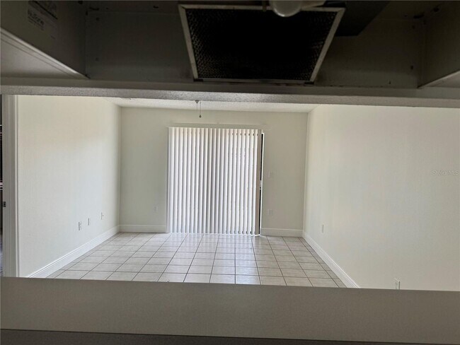 Building Photo - 2219 Caribbean Dr S