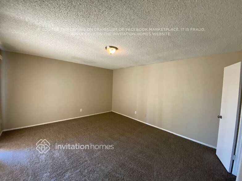 Building Photo - 2515 E Coronita Cir