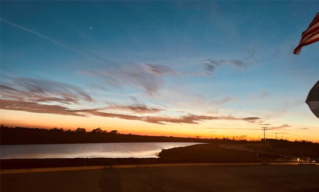 Building Photo - 329 Tejas Trl