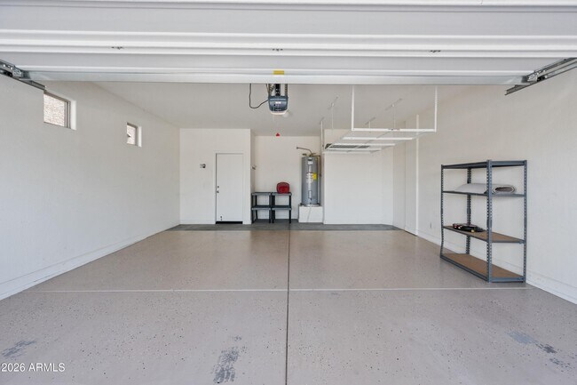 Building Photo - 1611 N Hillcrest