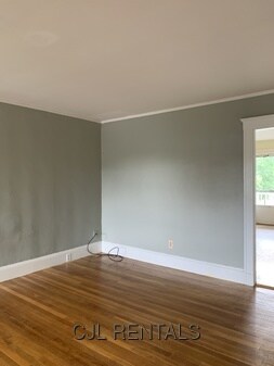 Building Photo - 256 Main St