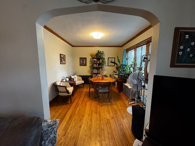 Building Photo - 3305 N Menard Ave