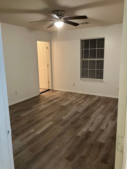 Building Photo - 36 Holly Dr