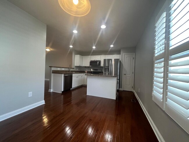Building Photo - 5932 Winberry Creek Dr