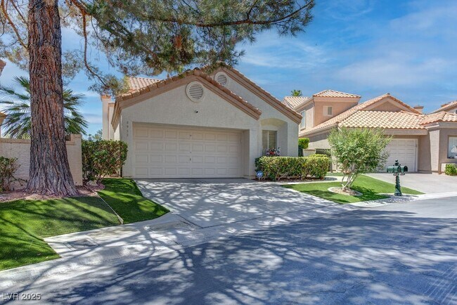 Building Photo - 8953 Diamond Falls Dr