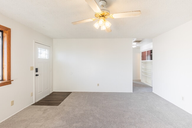 Building Photo - 1609 N Plateau Ave