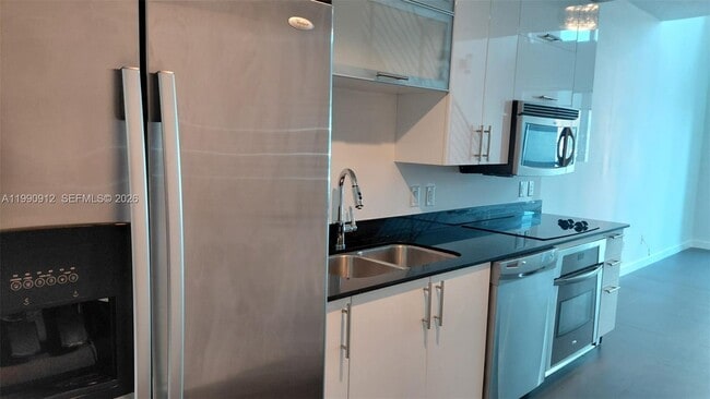 Building Photo - 60 SW 13th St