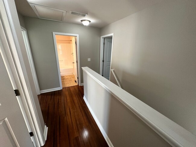 Building Photo - 408 Cunningham Ln
