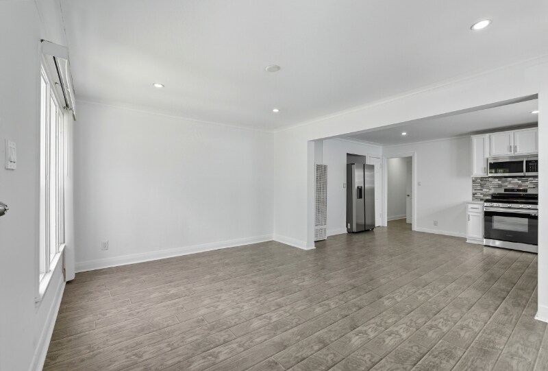 Building Photo - 4617 7th Ave