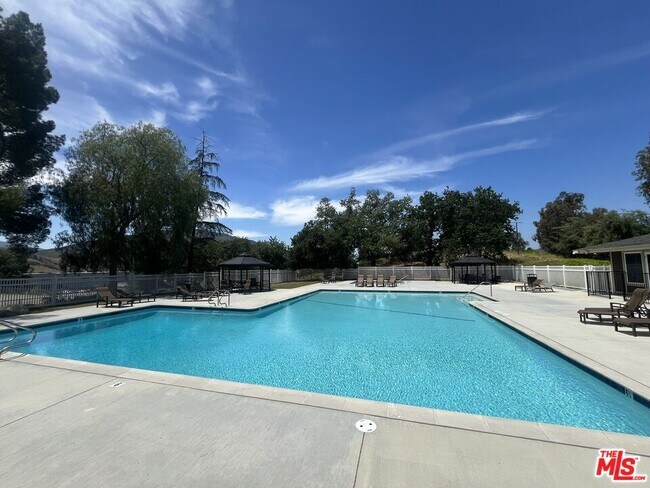 Building Photo - 28549 Conejo View Dr