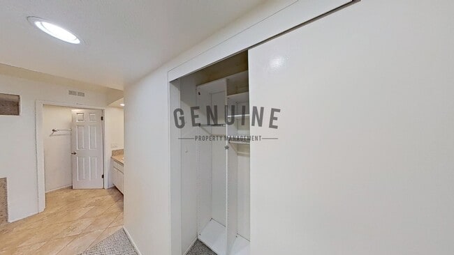 Building Photo - Coming Soon: Charming 2 Bed 2 Bath Condo i...