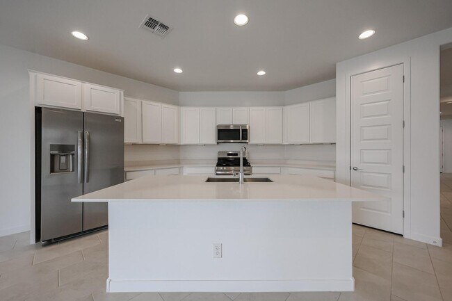 Building Photo - 7814 W Hide Trl