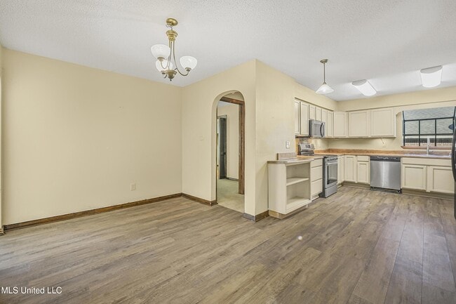 Building Photo - 4409 Shadow Wood Cir