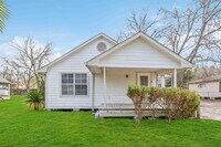 Building Photo - 1728 Connorvale Rd