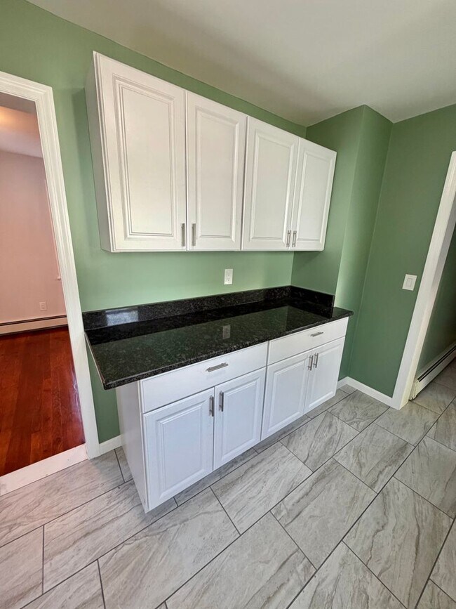 Building Photo - PRICE REDUCED!! FOR RENT: Charming Remodeled Arts & Crafts Home in Monticello