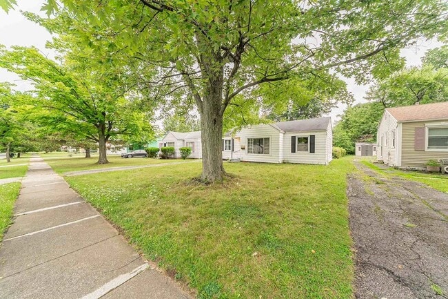 Building Photo - 2533 Greenvale Rd