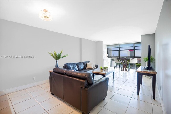 Building Photo - 200 Leslie Dr