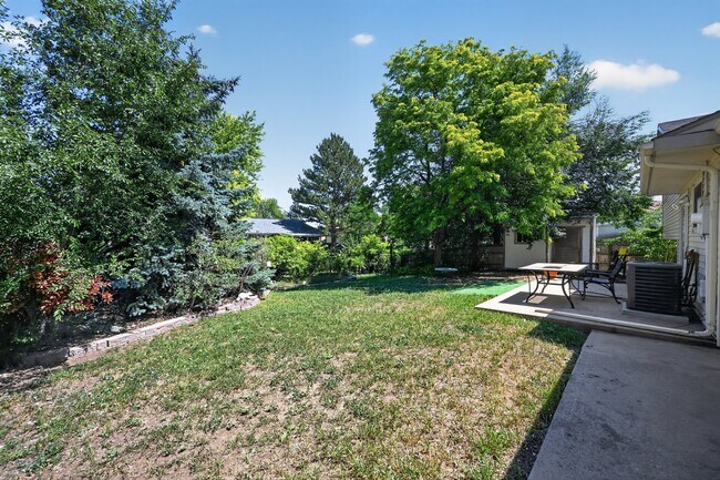 Building Photo - 8729 W 75th Pl