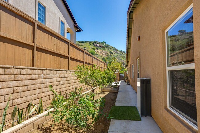 Building Photo - Beautiful Single Story House - most desire...