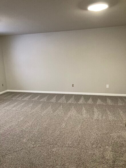 Building Photo - 1841 State St