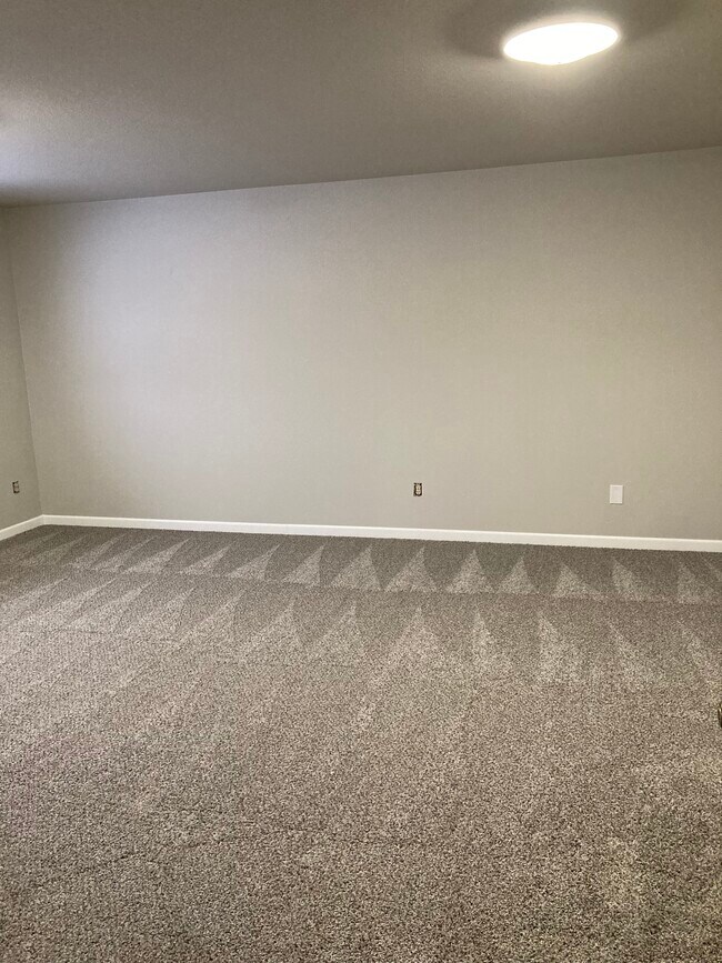 Building Photo - 1841 State St