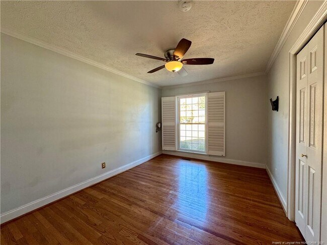 Building Photo - 2723 Huntington Rd