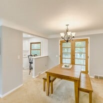 Building Photo - 1805 Beaconwood Ave