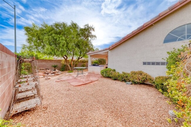 Building Photo - 6405 Break Point Ave