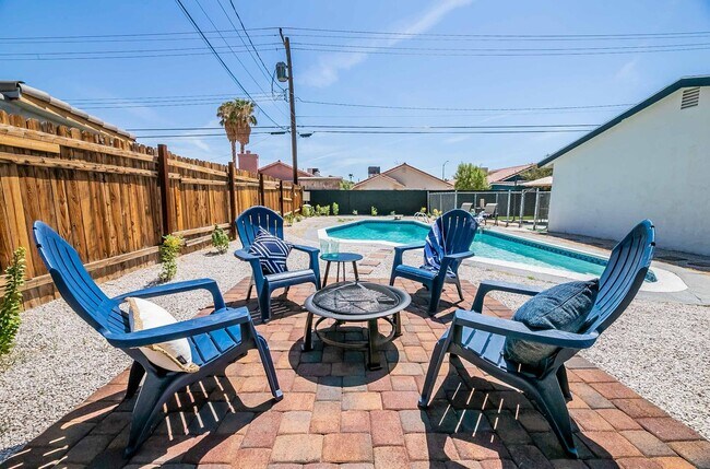 Building Photo - AMERICANA Property Mgmt - Fully furnished ...