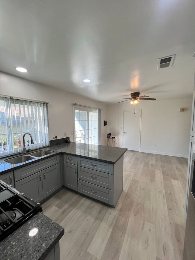 Building Photo - Spacious 2-Story House in Whittier