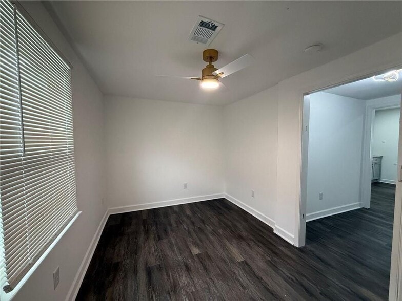 Building Photo - 1040 Palmetto Ave SW