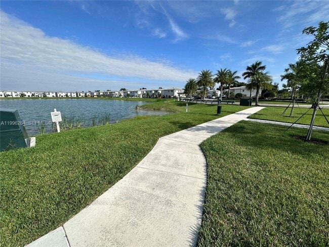 Building Photo - 2671 SE 10th St